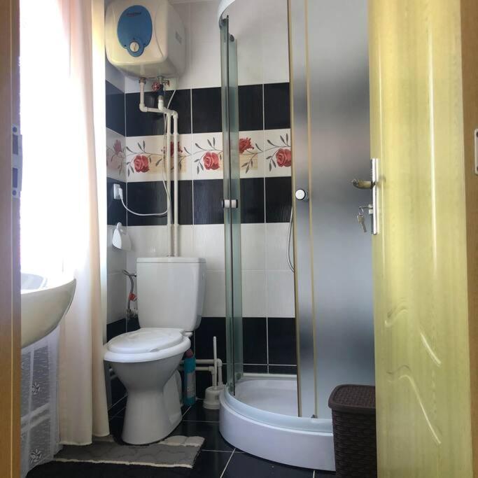 Hotel Casuta Bunicilor Isverna Esterno foto